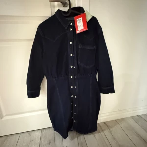 Nytt klänning Only - Nytt pris 699 kr mitt pris 400 