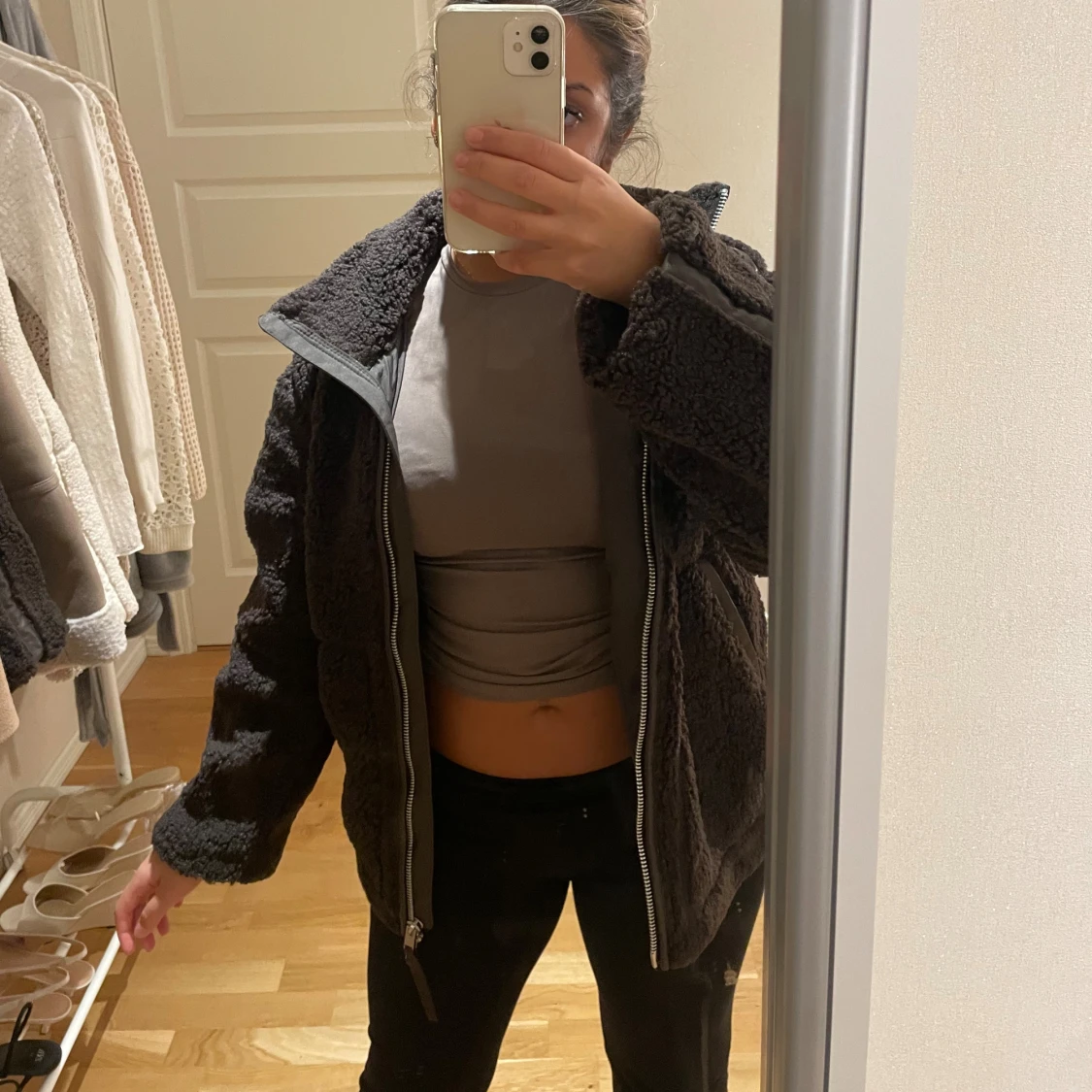 Svart teddyjacka med dragkedja - 4