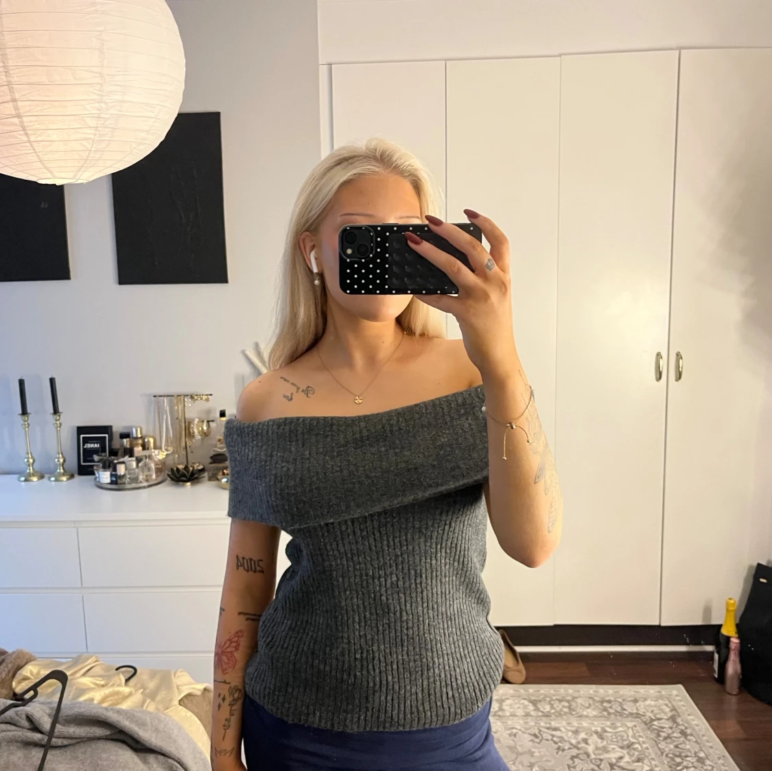 Stickad offshoulder topp