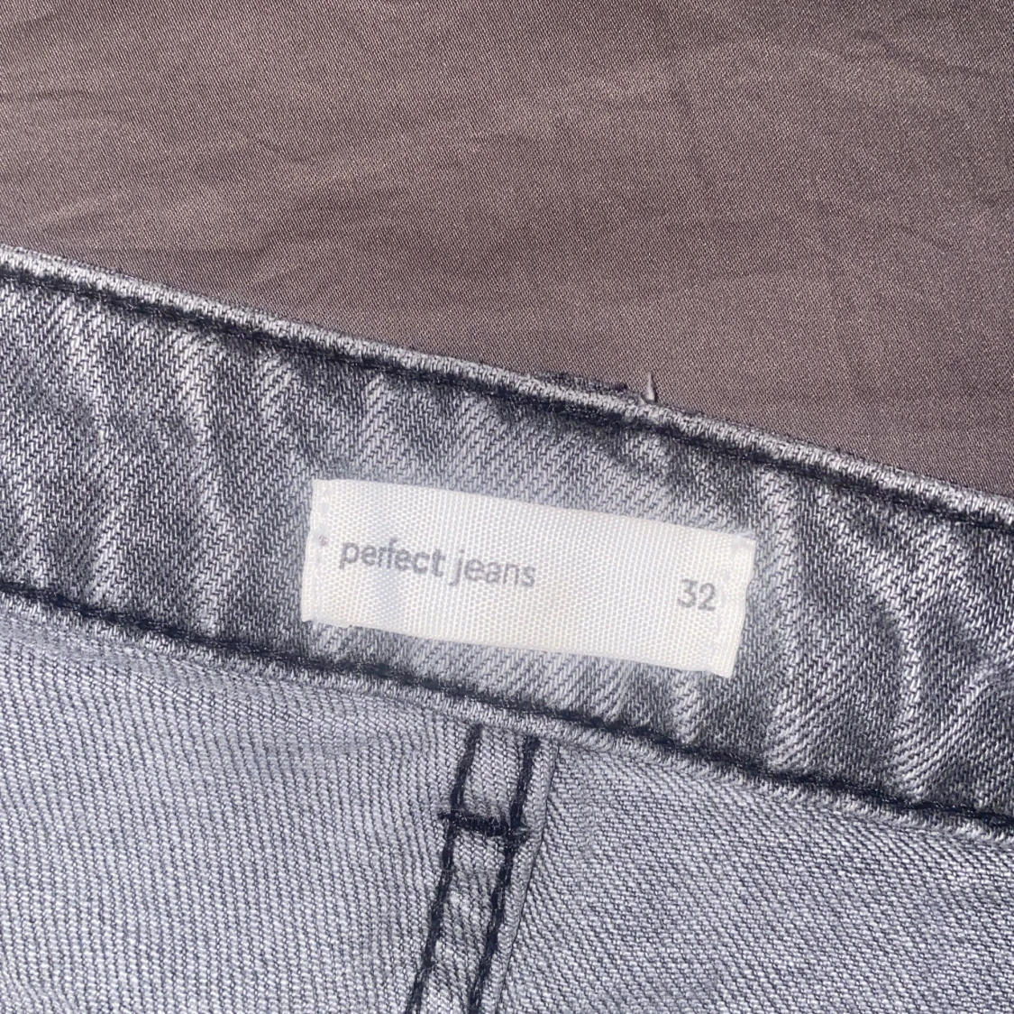Grå bootcut jeans från gina tricot - 2