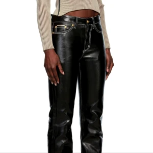 Eytys cypress jeans - Säljer dessa populära jeans från eytys då jag ej använder de. Nypris 1900kr. 