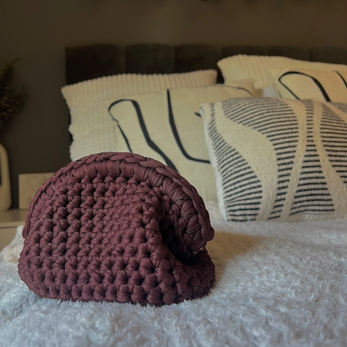 Handgjord brun stickad kuvertväska - 1