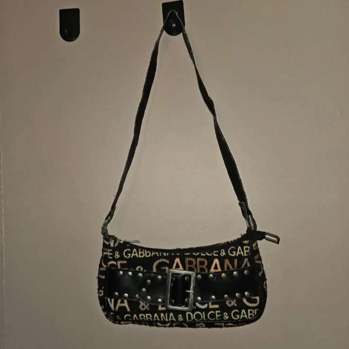 axelväska med bälte