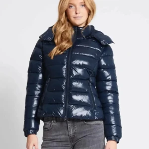 Lager157 jacka!! - Bra skick, då den kommer till användning sällan. Pris kan diskuteras, vid snabb äffar! Jackan är storlek L och är sann i storlek, hör av er vid intresse eller frågor! 💕