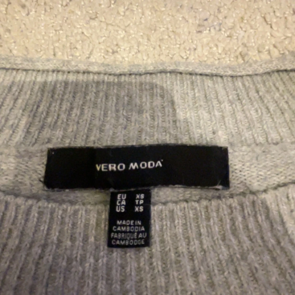 Ljusgrå kofta från Vero Moda XS - 1