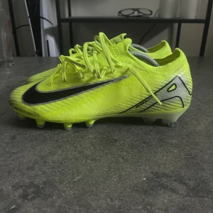 Fotbollsskor  - Nike elite, använda tre gånger