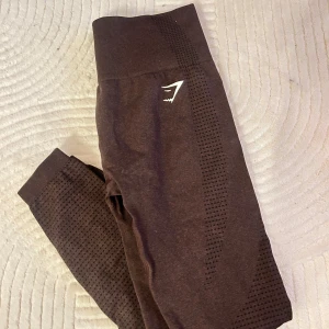 Gymshark tights  - Nästan helt oanvända tights ifrån gymshark! Storlek M⭐️