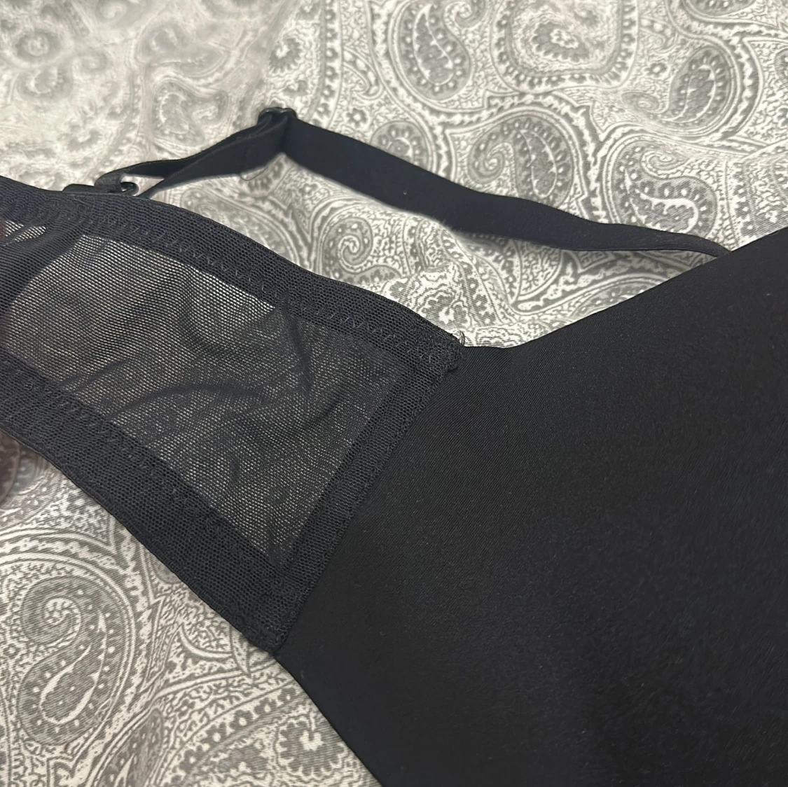 Svart padded linnetopp/BH från H&M - 2