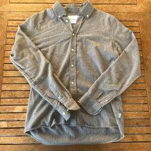 Les deux flanell skjorta - En Les Deux skjorta i flanell material. Xs storlek. Skriv vid frågor!