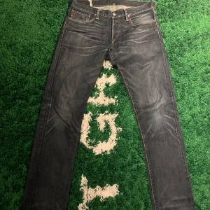 Ralph Lauren Selvage jeans - Säljer dessa raffe jeans med sköna fades! Bra skick bortsett från flaws på taggsen.  ———— Mått: Midja 45cm, längd 106cm, benöppning 17.5cm, lårbredd 29.5cm!