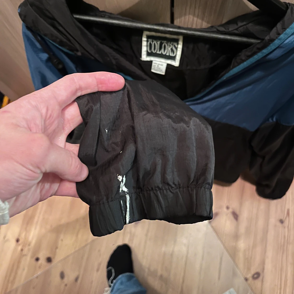 Blå och svart vindjacka från Colors - 2