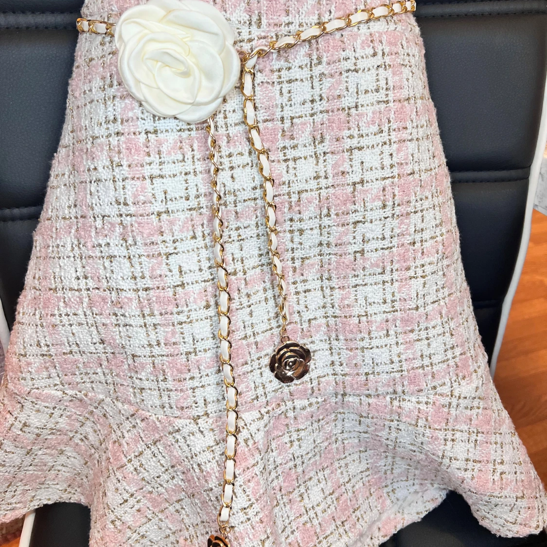 Set tweed jacka och ljusrosa kjol + present( midja kedja i bild) - 1