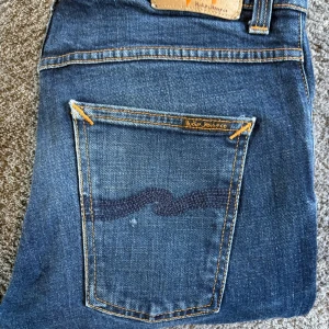 Blåa Nudie Jeans  - Blåa Nudie Jeans||Skick 9/10||Storlek 31/32||Modell Dude Dan||Skriv vid minsta intresse||