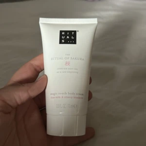 Rituals kräm - Ca halva kvar men luktar gott! INGET KÖP GENOM PLIXK!!❤️