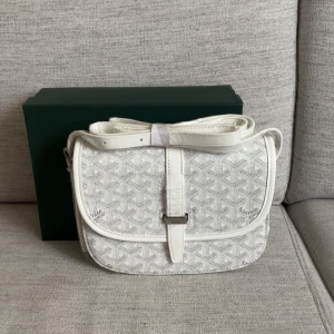 G axelväska vit - Helt ny med box