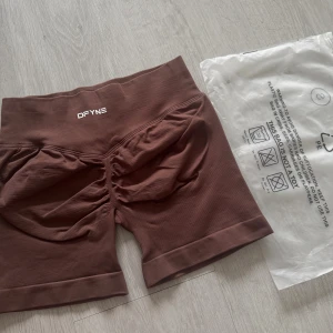 DFYNE shorts  - Från samma leverantör som dfyne beställer ifrån, saknar endasy loggorna på insidan, ingen skillnad annars