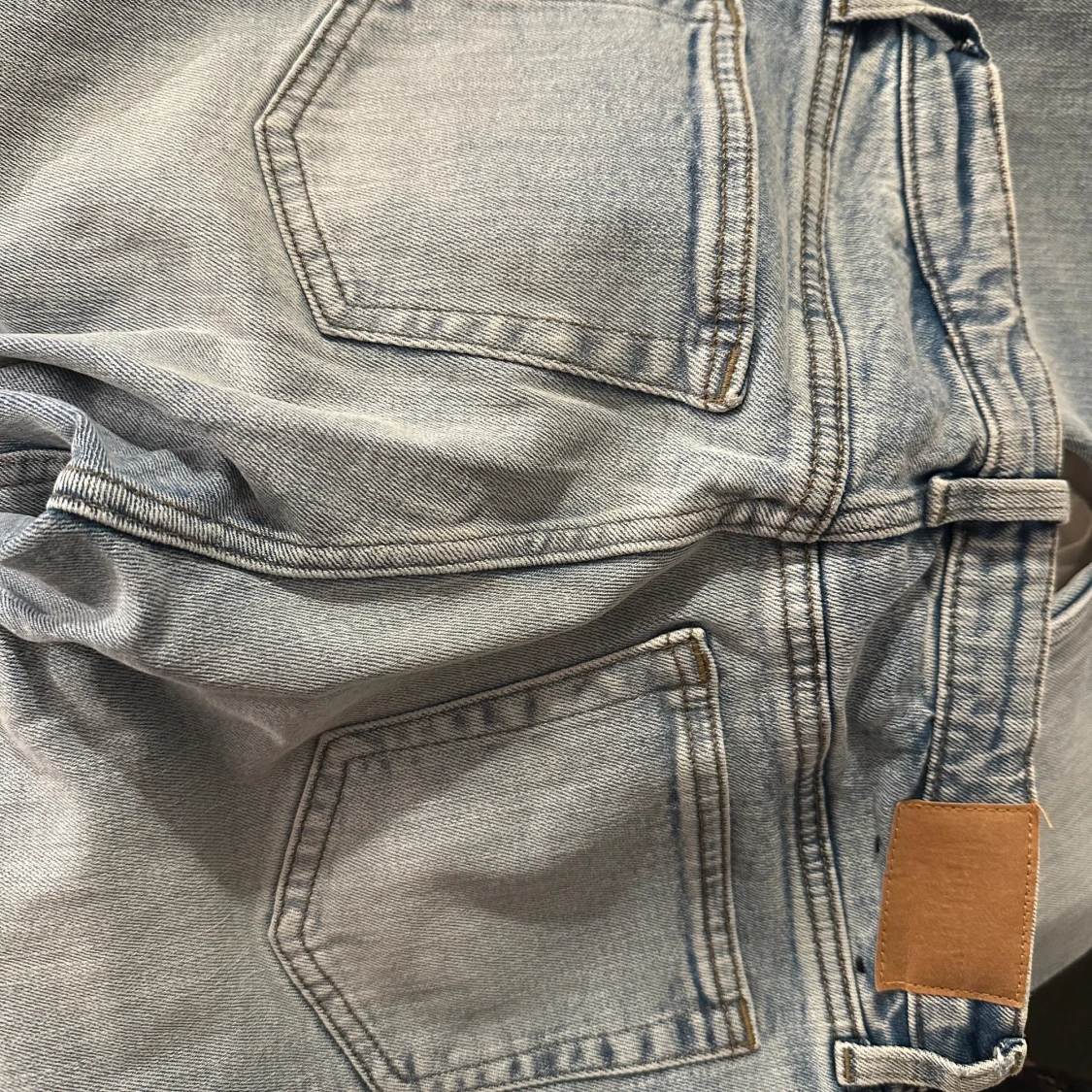 Ljusblå raka jeans från weekday - 3