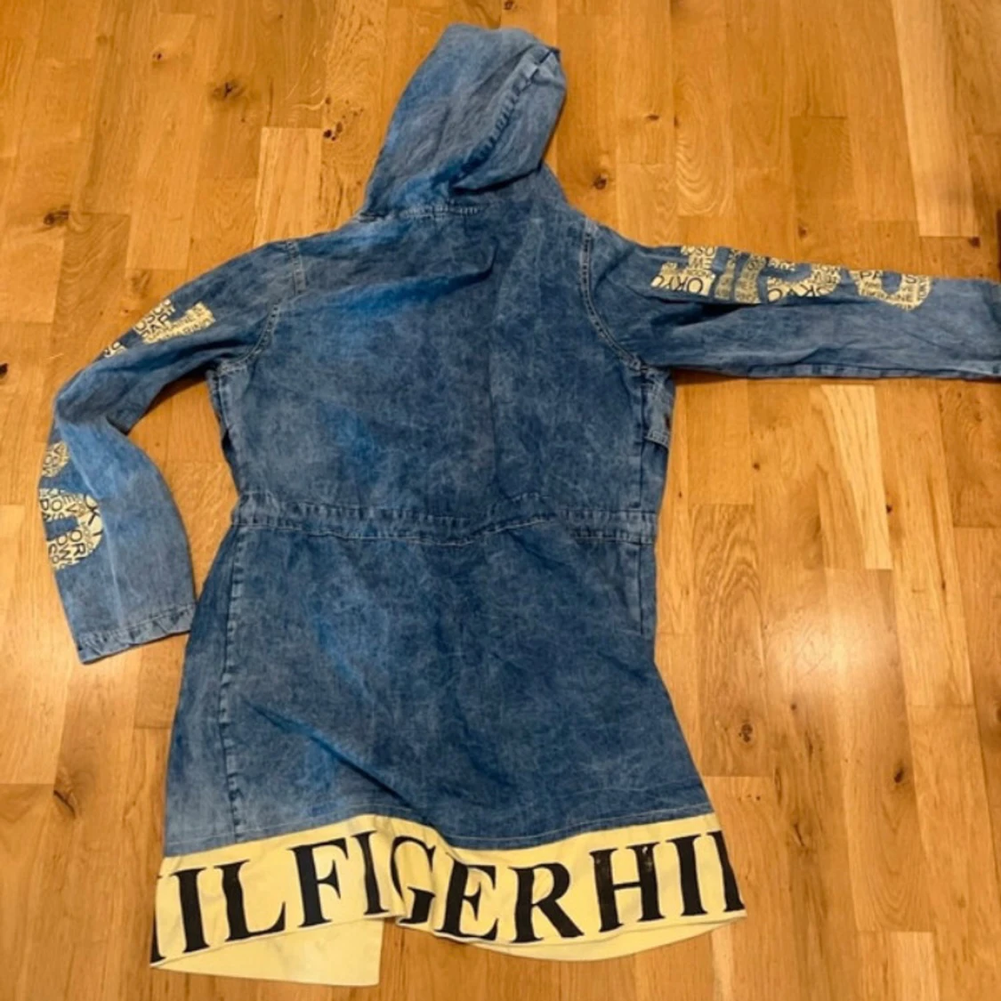 Blå parkajacka Tommy Hilfiger  - 2