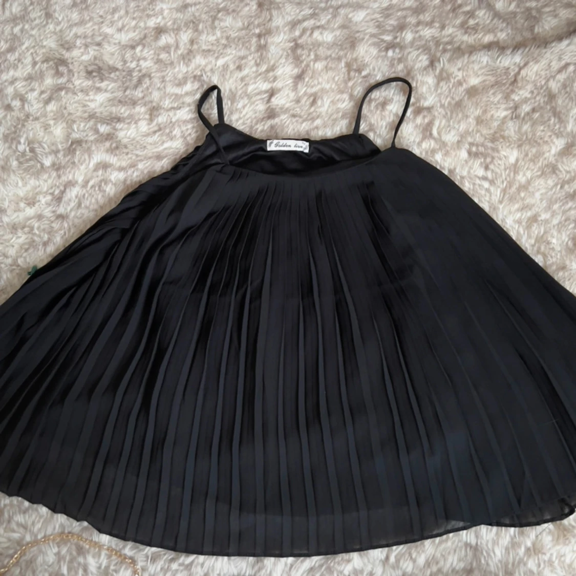 Svart plisserat linne från Golden Live - 3