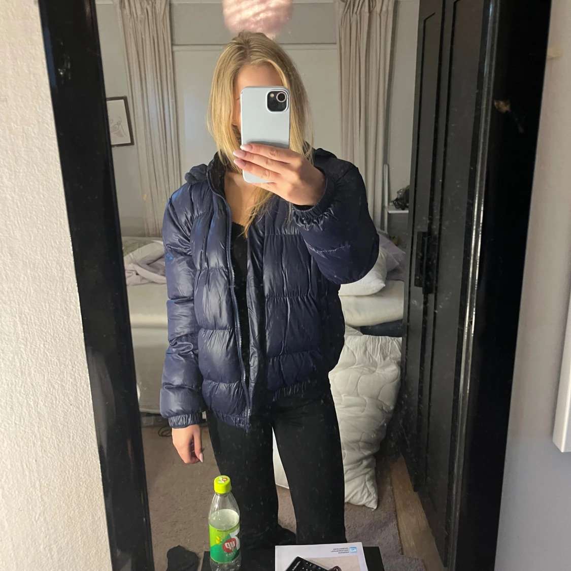 Mörkblå pufferjacka från DesignbyAmor