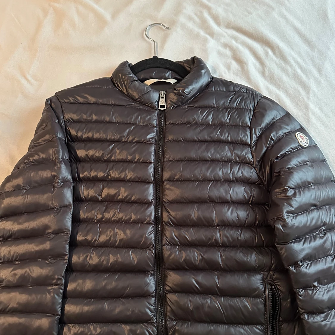 Svart dunjacka från Moncler