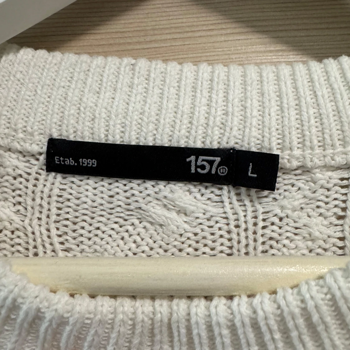 Vit stickad tröja från lager 157 (använd typ 5 gånger) - 1