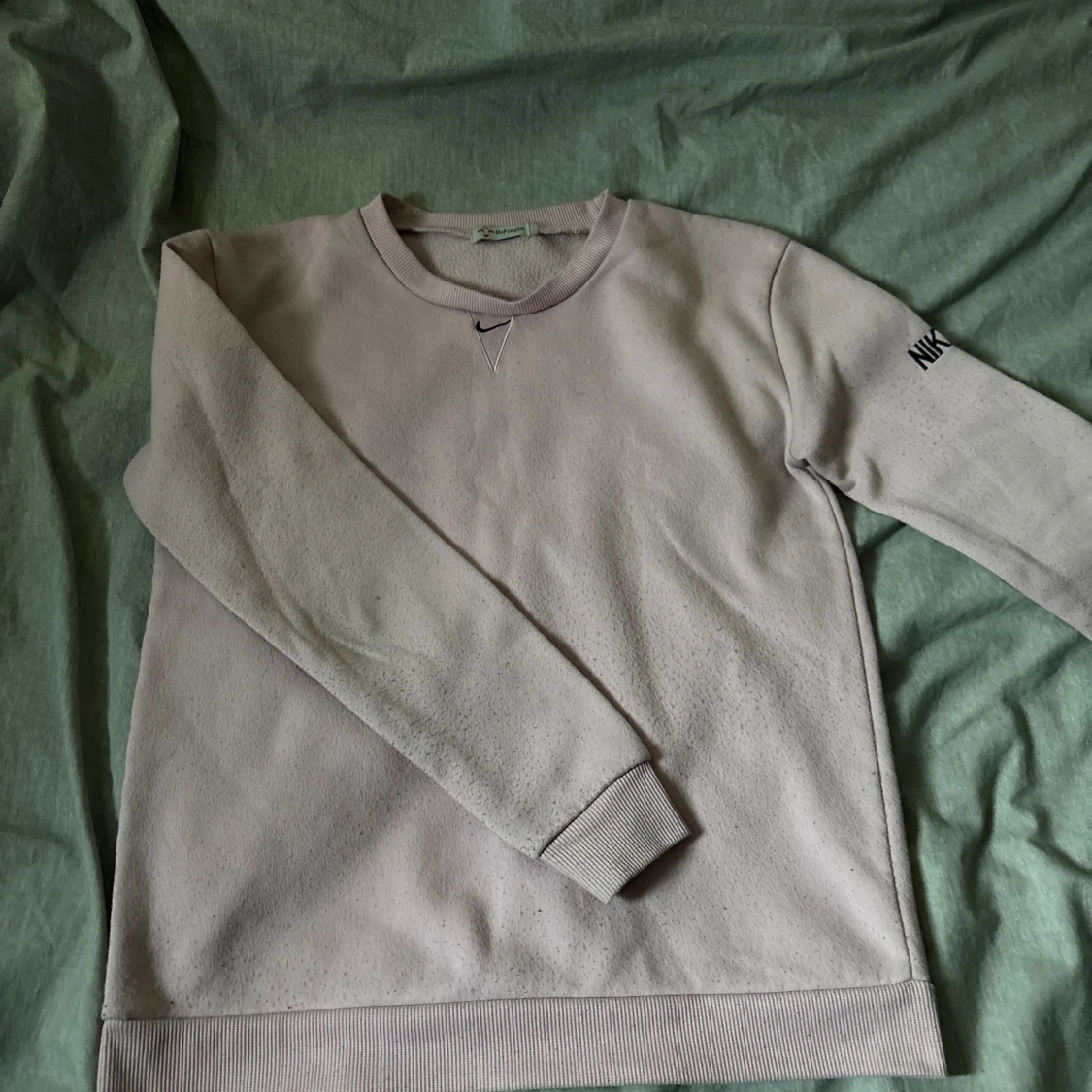 Ljusrosa sweatshirt från HePingGe