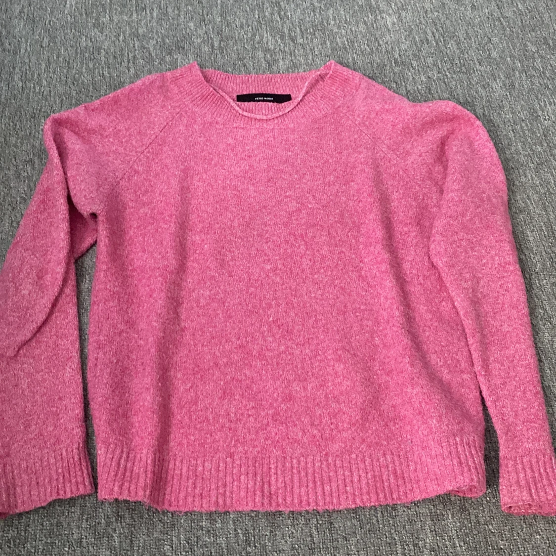 Rosa stickad tröja från Vero Moda