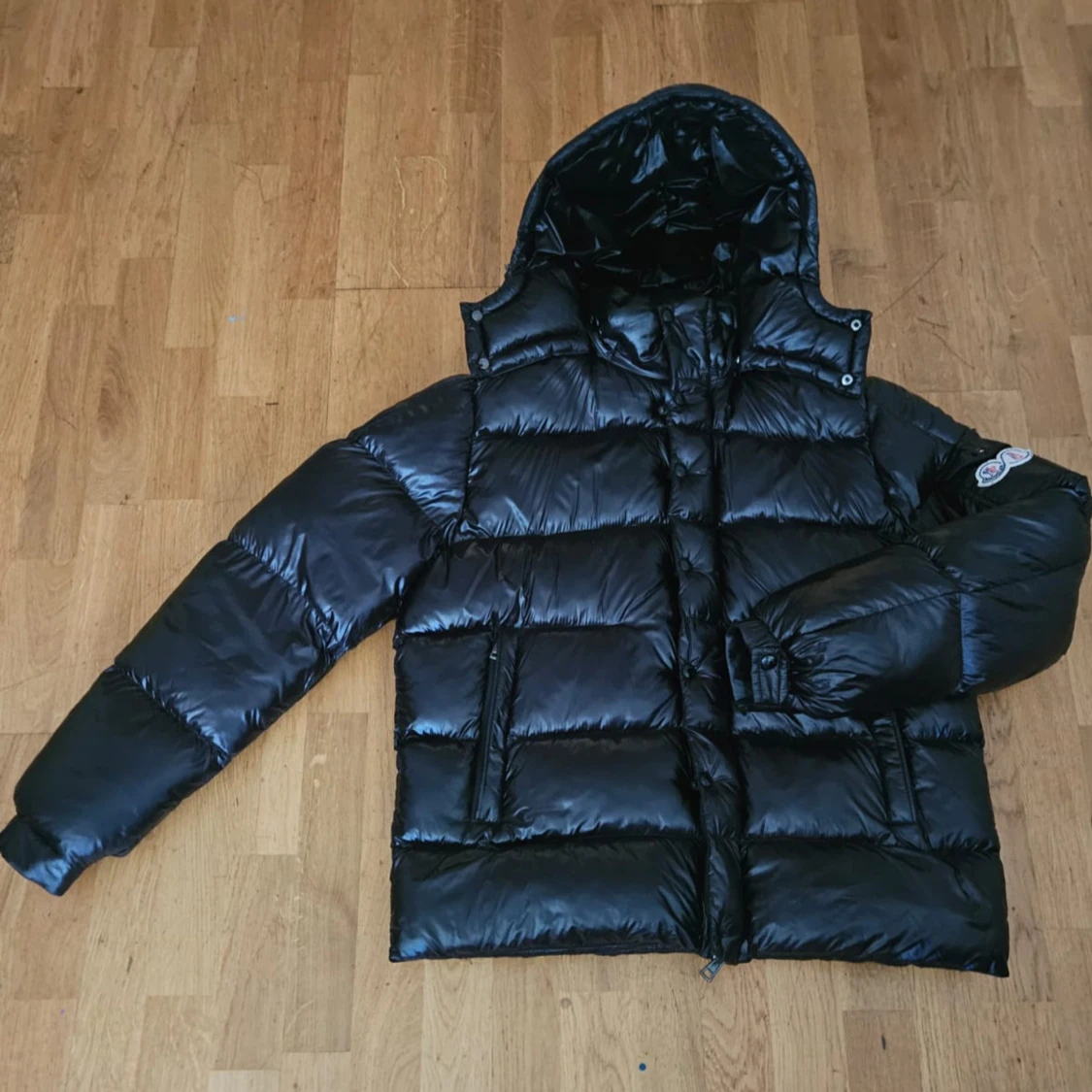 Svart Moncler Jacka