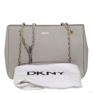 Märkesväskor! MK och DKNY! - Skicka meddelande för mer bilder och info!