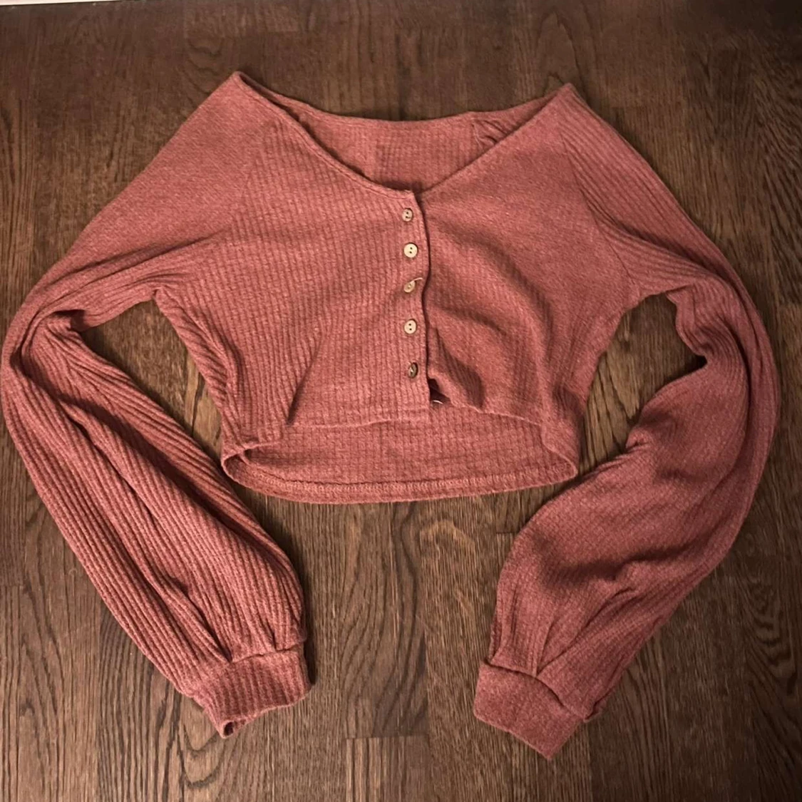 Rosa ribbad croppad topp med knappar - 2