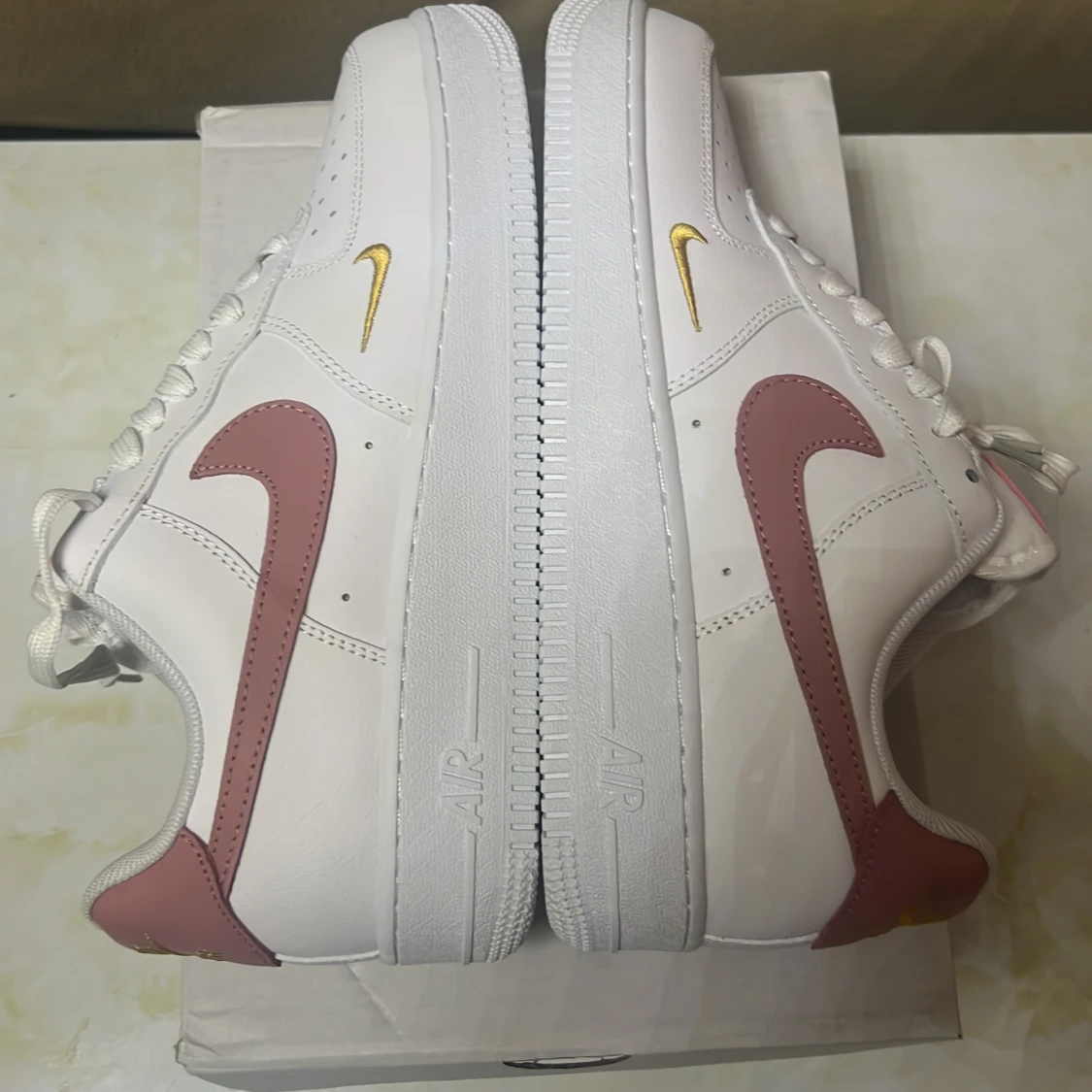 Nike Air Force 1 vit/rosa/guld - 3
