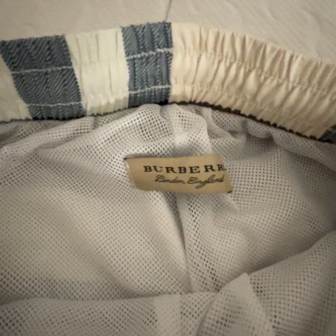 Rutig Burberry shorts med snörning - 1
