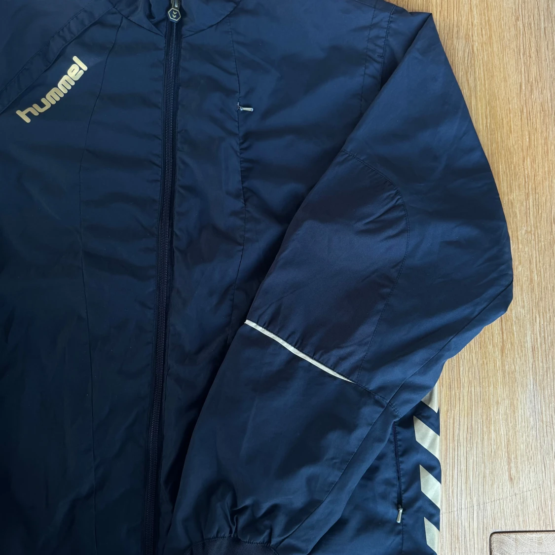 vindjacka från Hummel - 2