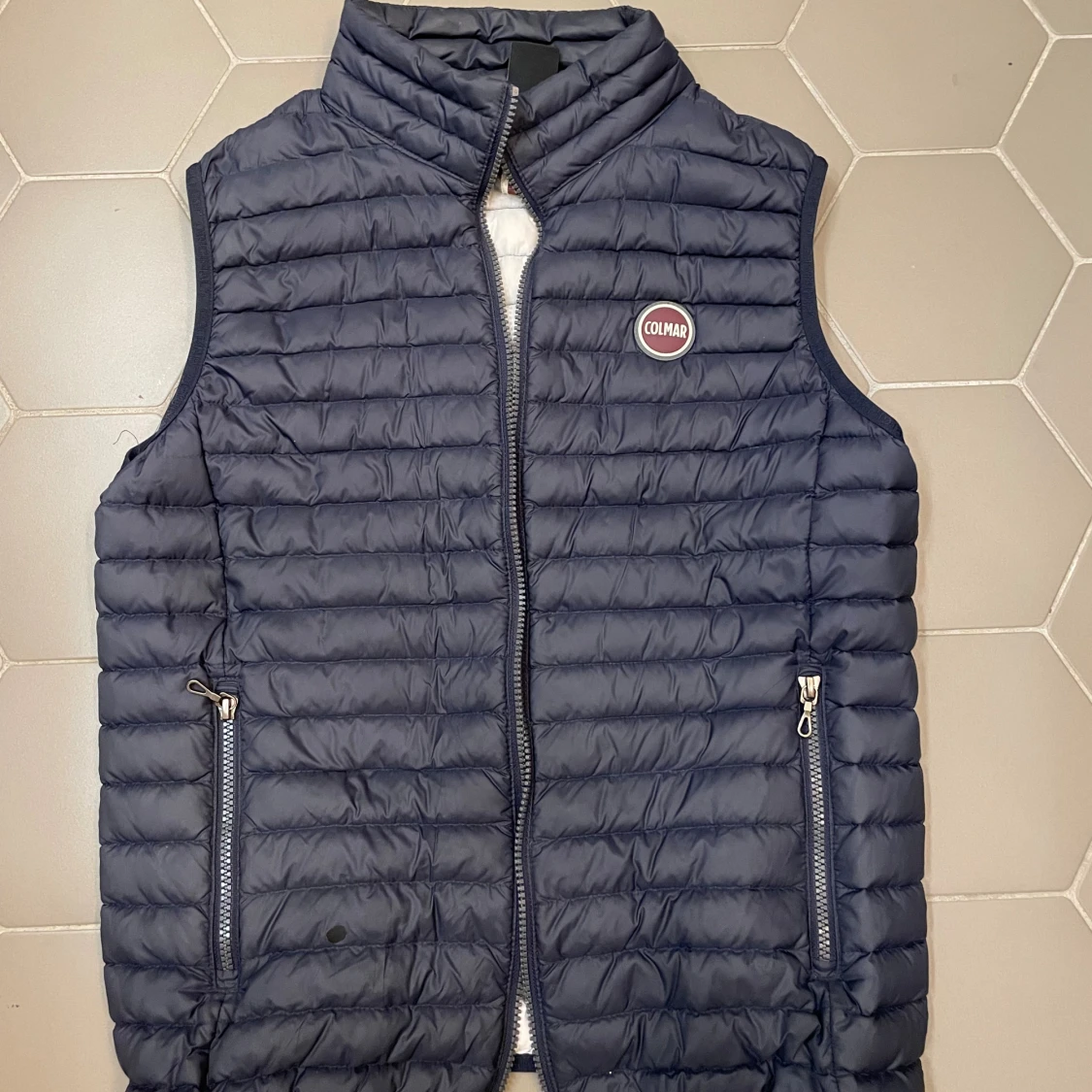 Mörkblå dunväst från Colmar