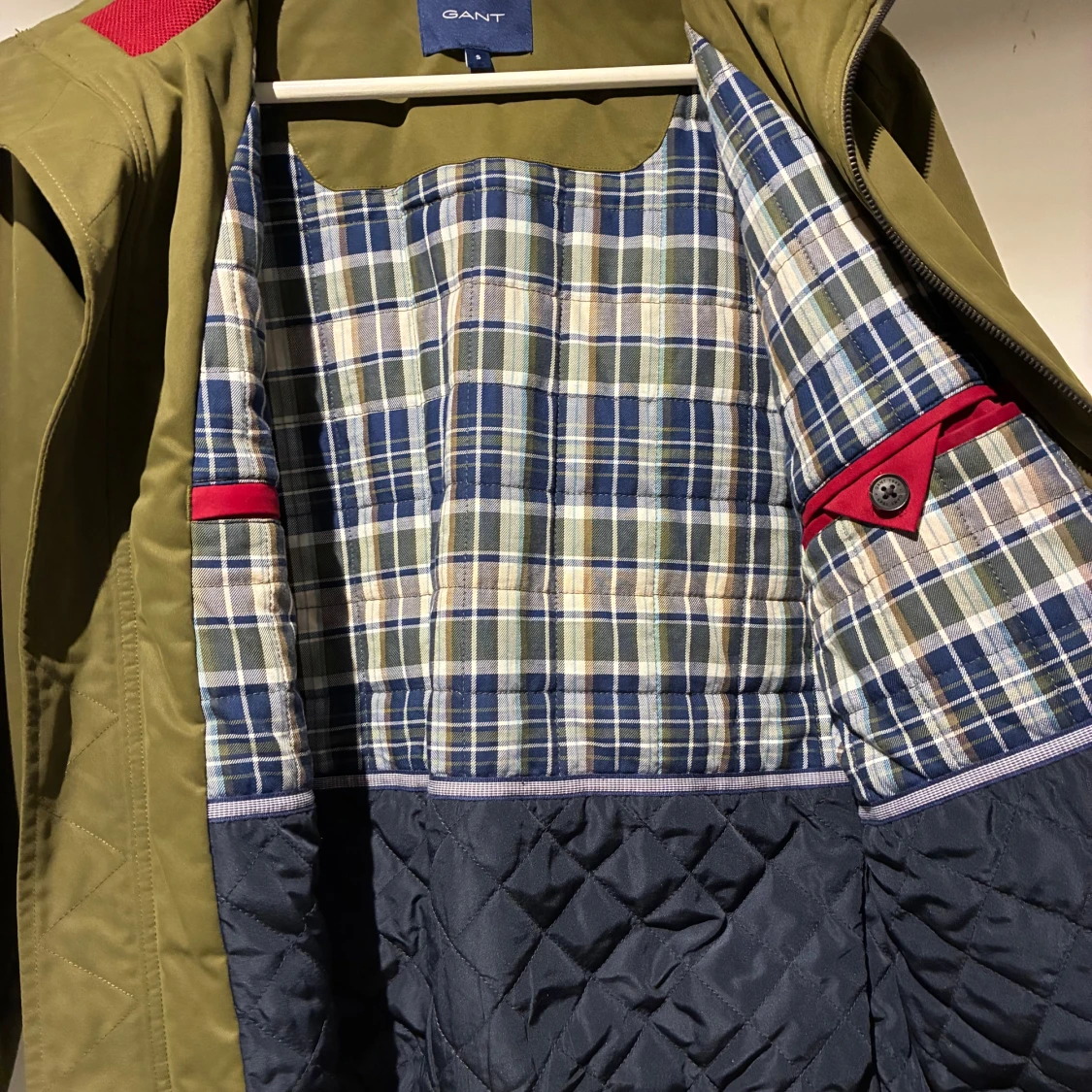 Olivgrön vindjacka från GANT - 1