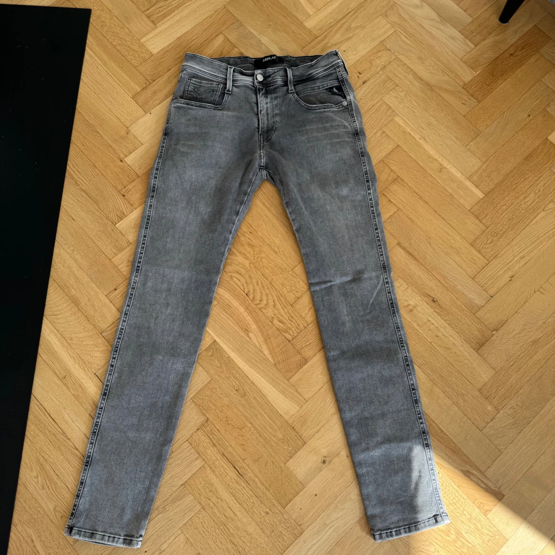 Replay Anbass grå jeans, storlek 30/32 - 1
