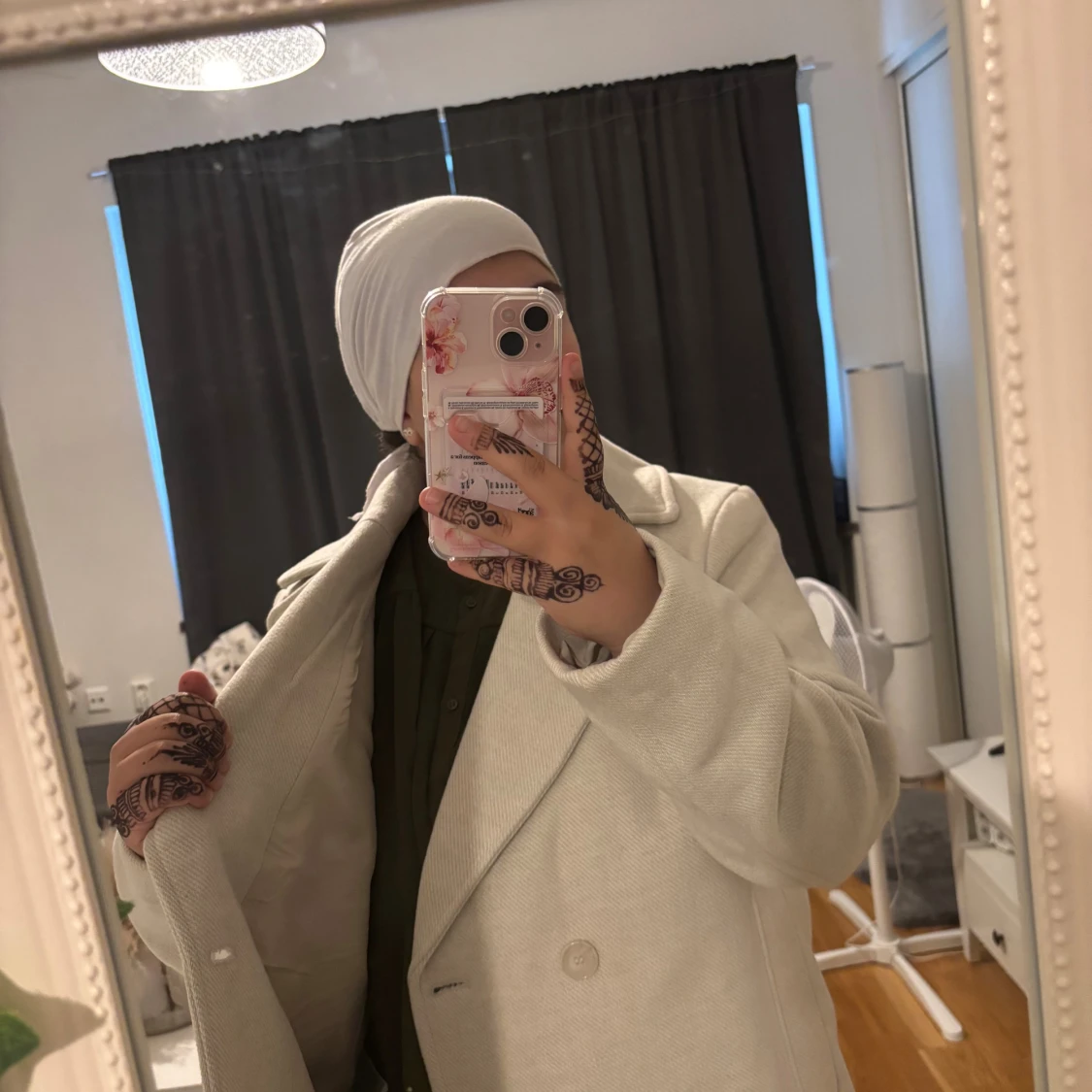 Beige kappa med bred krage från H&M - 1