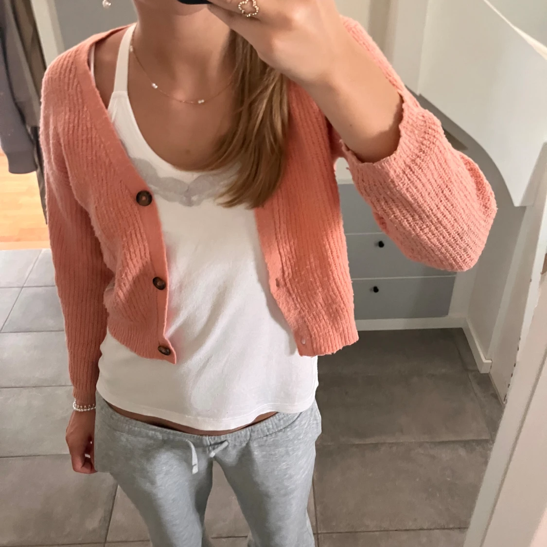 Persikofärgad kofta från 157