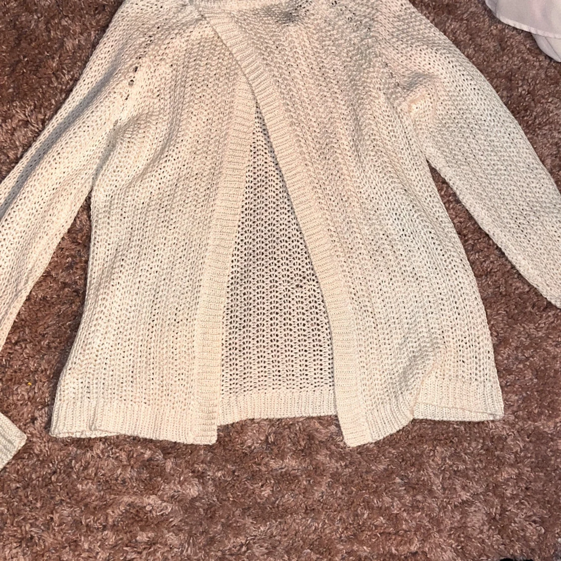 Beige stickad kofta från Mira & Mira - 2