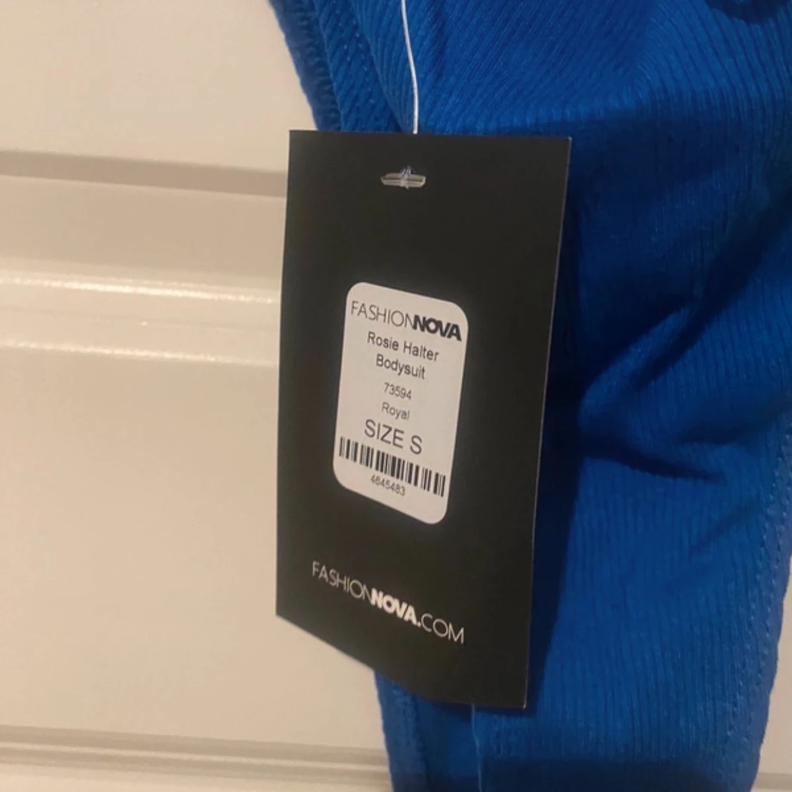 Blå halterneck bikini från Fashion Nova - 3