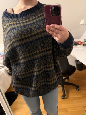 Stickad mönstrad tröja - Stickad mönstrad tröja