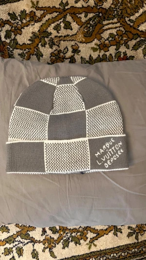 L*V Mössa - Helt ny aldrig använt. Allt kvar. Topp topp kvalite högsta det går att få tag i