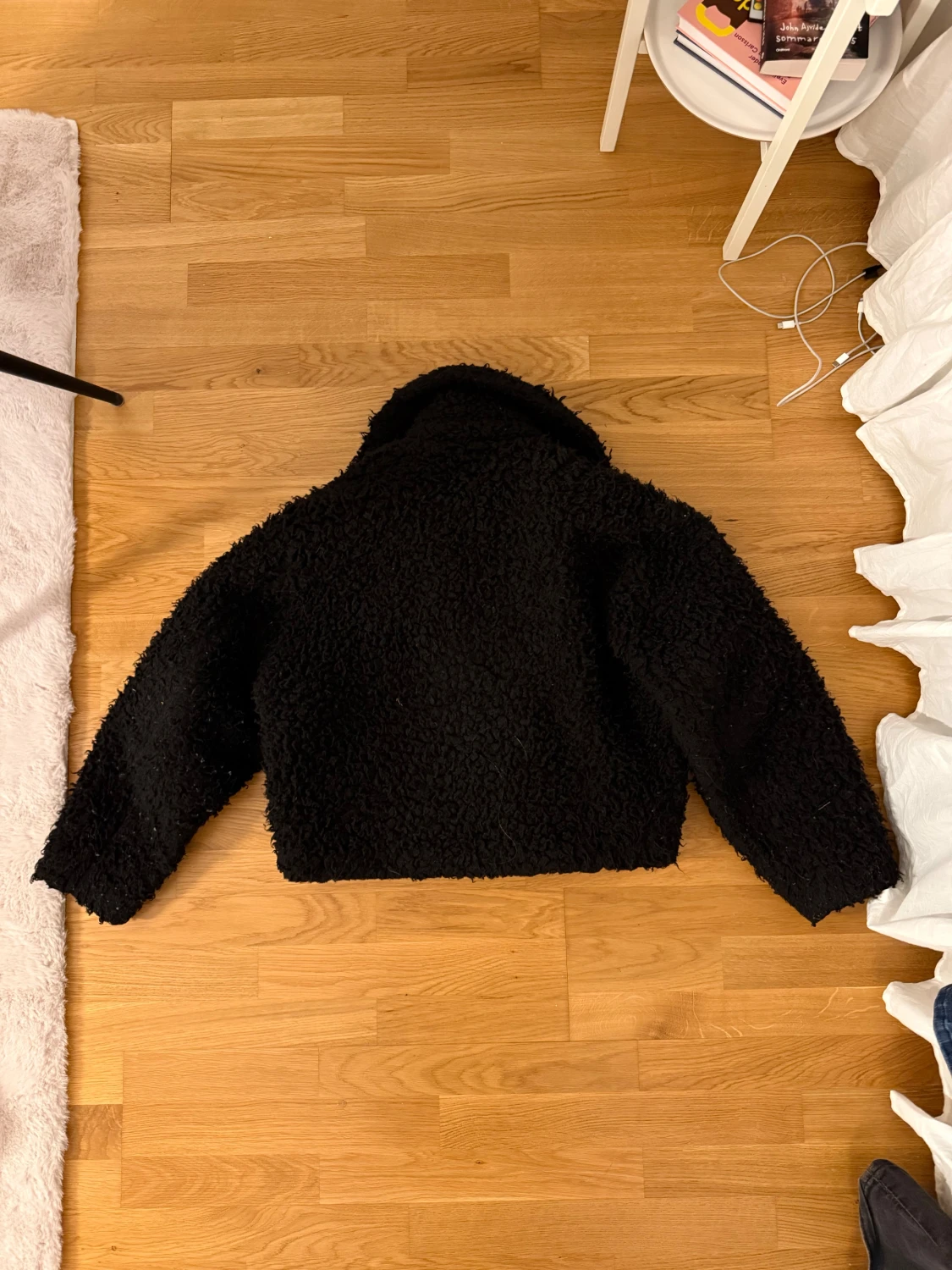 Svart teddyjacka från Weekday - 3