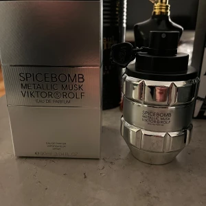 Spicebomb Metallic Musk EdP 90ml - Fresh out of the box bought from boozt. only tested 90/90ml