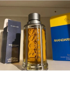 Hugo Boss herrparfym - Stilren parfym från Hugo Boss, perfekt för dig som vill sticka ut. Flaskan rymmer 50 ml. En klassiker som ger ett självsäkert intryck.