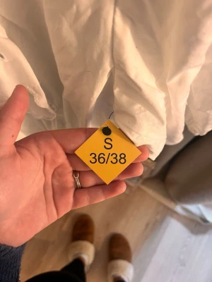 Superfin Blus - Jätte fin blus men kommer tyvärr inte till användning, jag vill helst bli av med alla mina kläder så fort som möjligt!