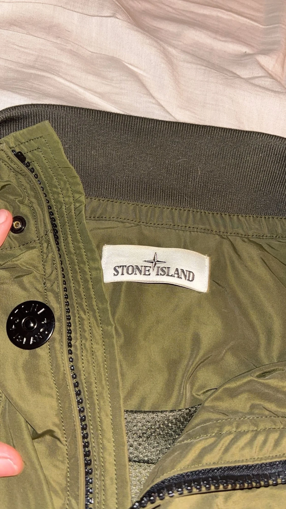 Grön vindjacka från Stone Island - 1