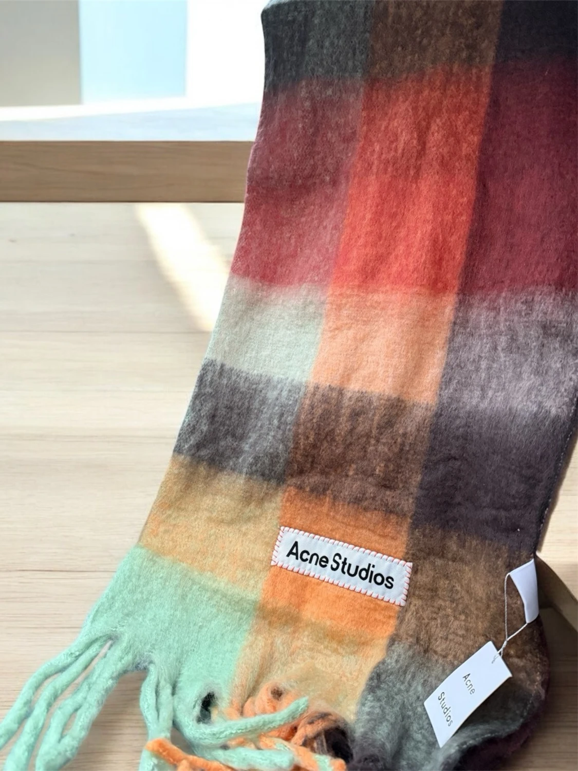 Rutig Acne Studios ullhalsduk