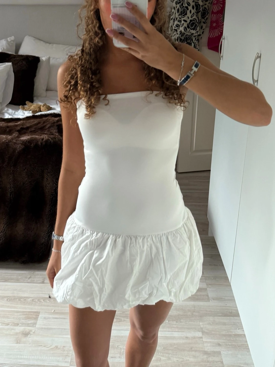 Vit axelbandslös kortklänning - 4